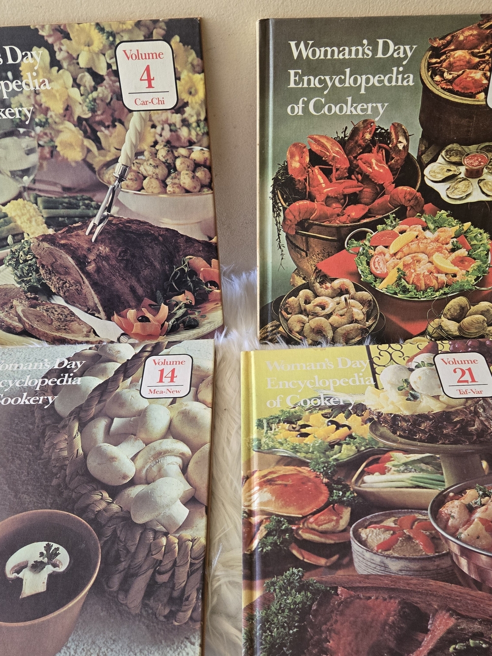 Women's Day Encyclopedia of Cookery Set - Assorted Covers Volume 4, 10, 14 & 21 - Picture 2 of 7